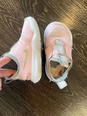 Pink Nike Flex Runner 6C
